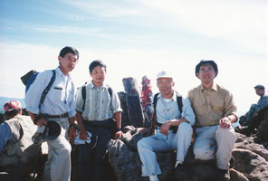 2001tomurausi5.jpg (16130 �o�C�g)